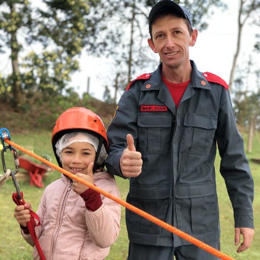 Alunos da escola do campo tem atividade diferenciada com Corpo de Bombeiros