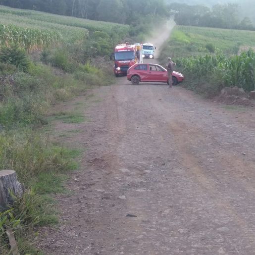 Motorista fica ferida em capotamento no interior de Iporã do Oeste