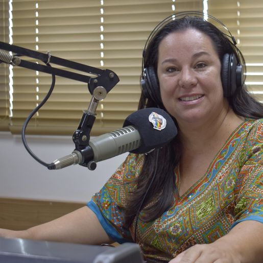 Locutora da Rádio Cidade é finalista no prêmio “Microfone de Ouro”