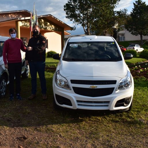 Bandeirante recebe veículos de emenda parlamentar do senador Jorginho Mello