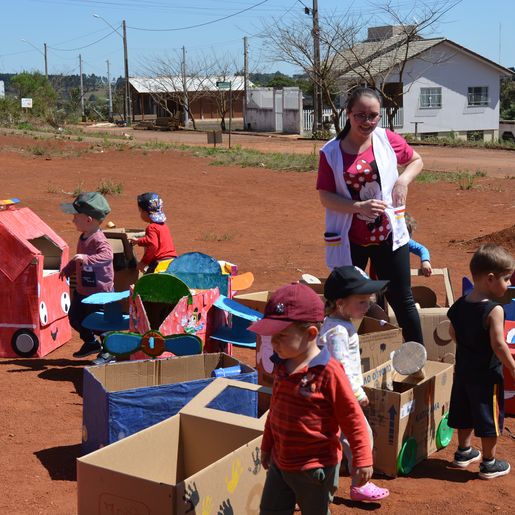 Atividade de incentivo a reciclagem é desenvolvida com alunos e famílias