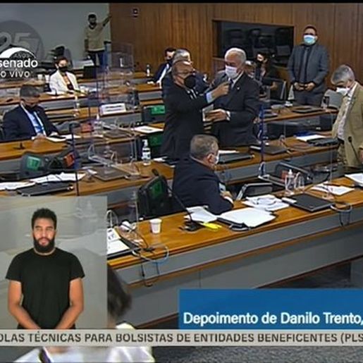 VÍDEO: Renan Calheiros e Jorginho Mello trocam xingamentos na CPI: 'Vagabundo', 'picareta'