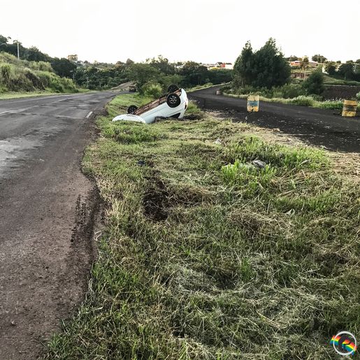 VÍDEO: Capotamento é registrado na BR-163 em São Miguel do Oeste