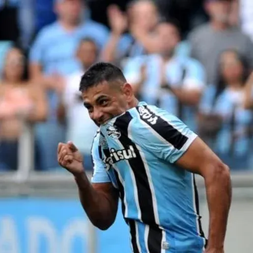 Grêmio vence o Guarani e Diego Souza faz retorno magistral com três gols