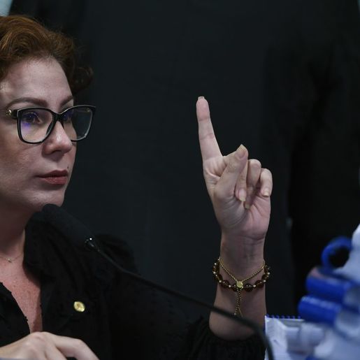 Justiça italiana mantém prisão de Zambelli, e defesa aguarda decisão de ministro