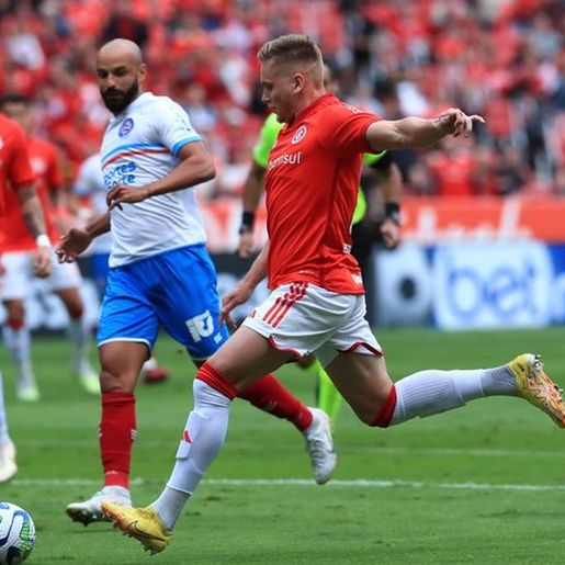 Inter vence o Bahia e se recupera no Brasileirão