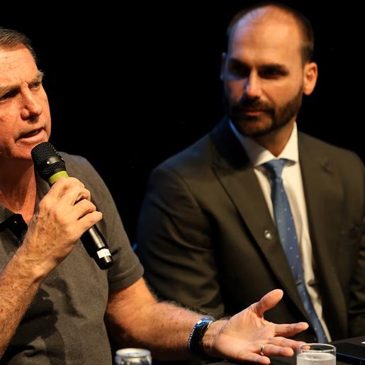 PF indicia Jair e Eduardo Bolsonaro por tentativa de atrapalhar inquérito sobre golpe