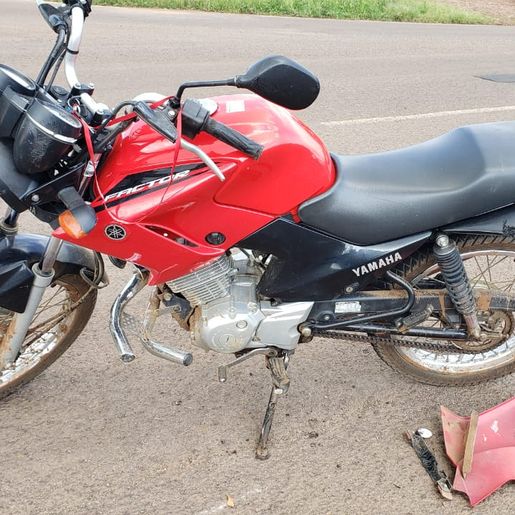 Colisão entre carro e moto deixa mulher ferida na SC 163