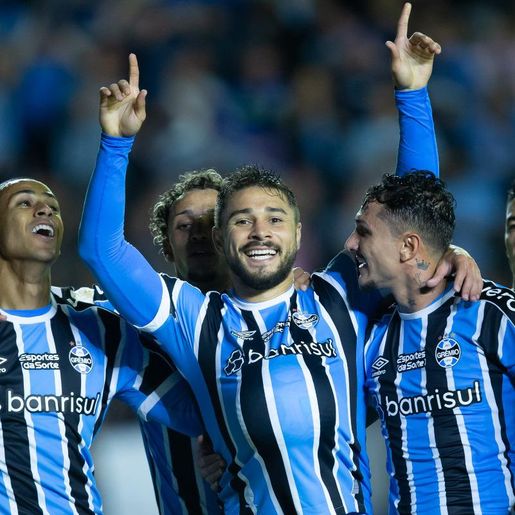 Suárez perde pênalti, mas Grêmio vence o Santos na estreia do Brasileirão