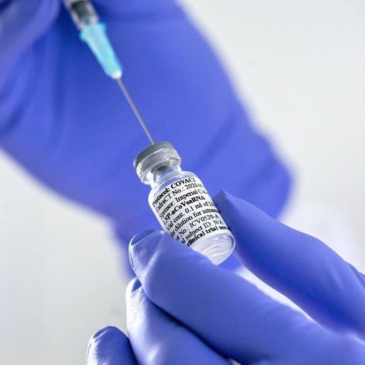 Vacina de Oxford para Covid-19 é segura e induz resposta imune