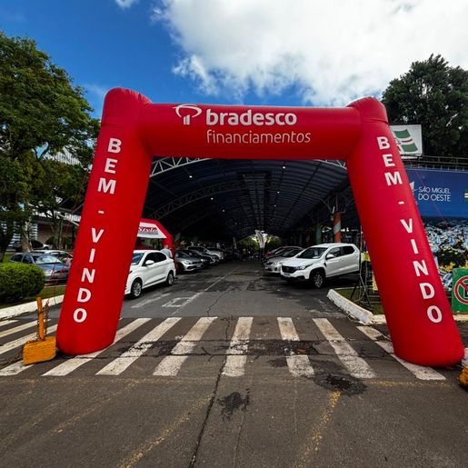 Maior edição do Feirão de Veículos reúne expositores e público na Praça Walnir Bottaro Daniel