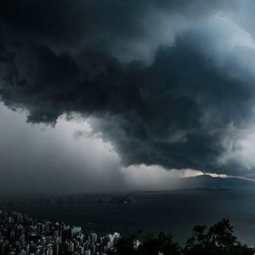 SC emite sete alertas de risco de desastres climáticos a cada 10 dias, aponta Defesa Civil