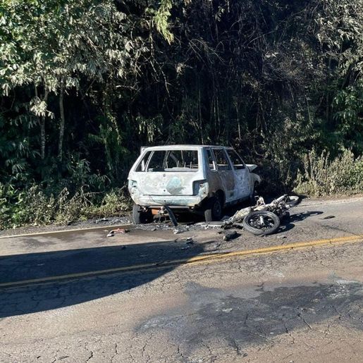 Motociclista morre após colisão frontal e incêndio na SC-283