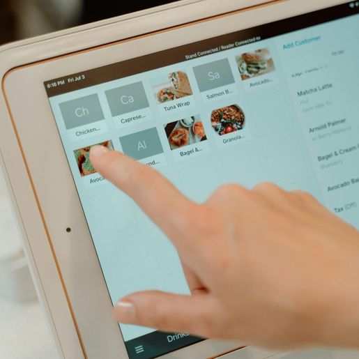 Alesc debate proposta que obriga uso de cardápios físicos em estabelecimentos de SC