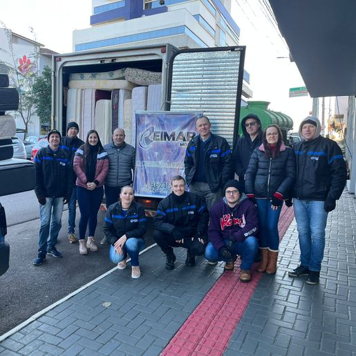 Campanha da Reimar Móveis beneficia 14 famílias com doação de colchões usados em SMOeste