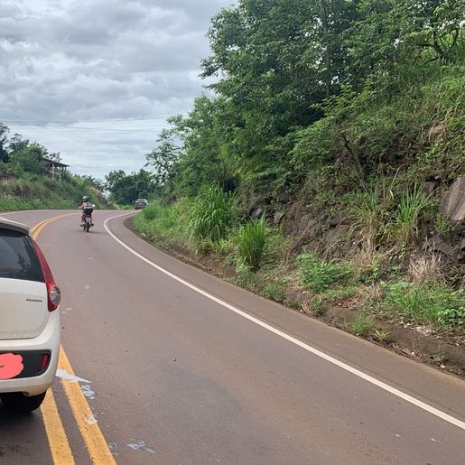 Duas pessoas ficam feridas em capotamento na SC-386, em Mondaí