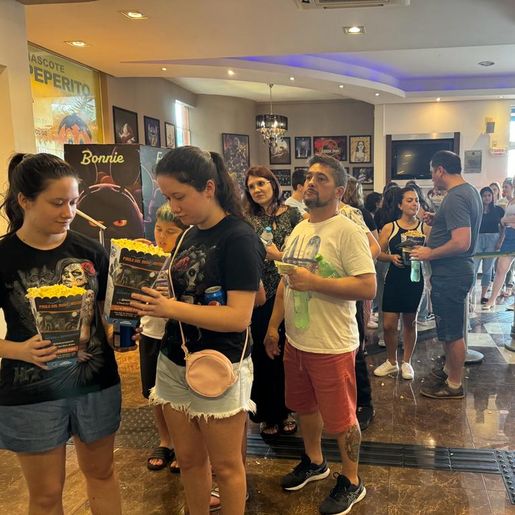 Filme Five Nights At Freddy’s lota Cine Peperi