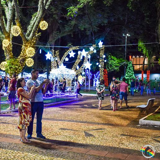 Decoração natalina ficará exposta até o aniversário de SMOeste