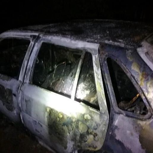 Mulher ateia fogo em veículo do marido