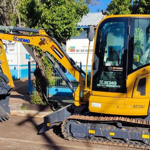 Semae de São José do Cedro é contemplado com uma mini escavadeira