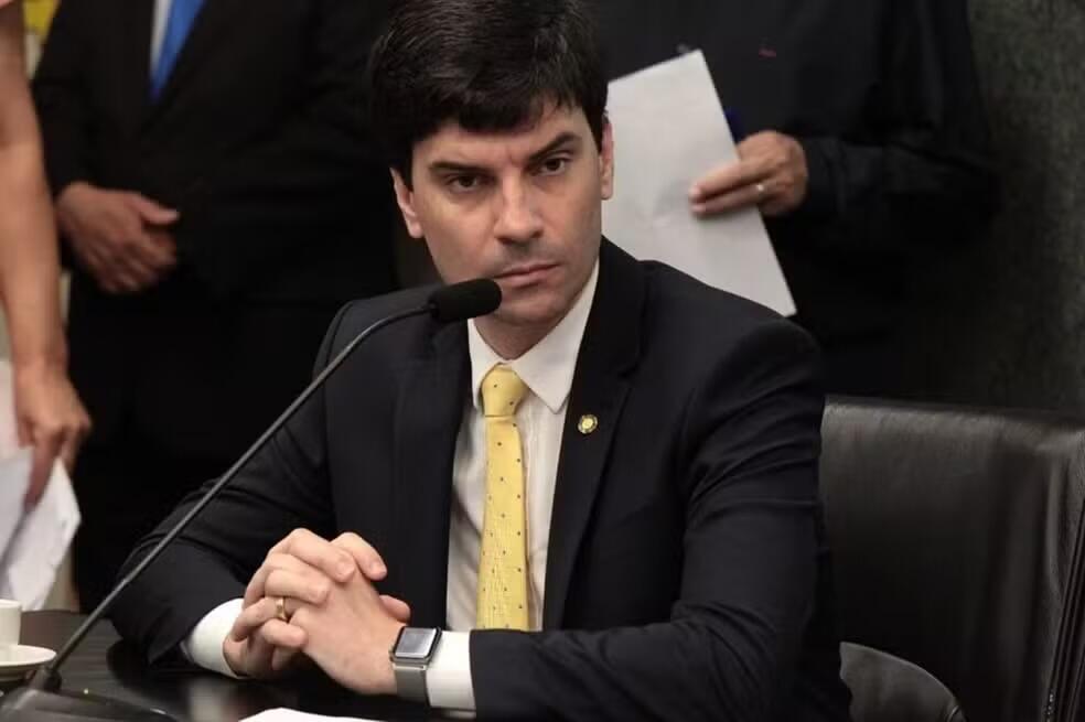 Justiça rejeita ação de improbidade contra ex-delegado-geral de SC no caso do cão Orelha