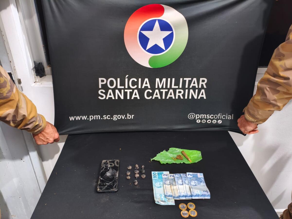 Homem é preso por tráfico de drogas e descumprimento de medida restritiva em SMO