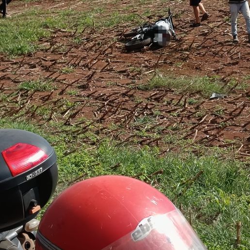 Duas pessoas ficam feridas em colisão entre carro e moto na SC-163, em Iporã