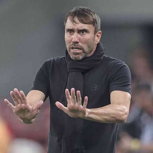 Após derrota, Internacional demite técnico Eduardo Coudet