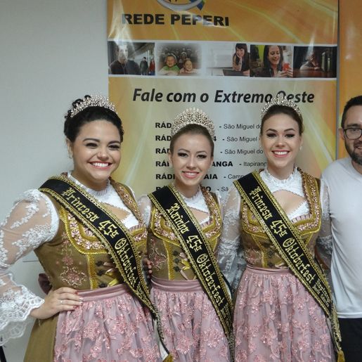 Soberanas da 45ª Oktoberfest realizam divulgação na Rádio Oeste