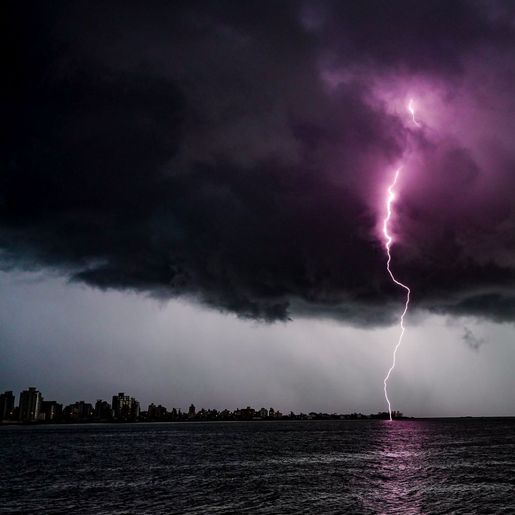 Semana terá calor intenso e temporais em Santa Catarina