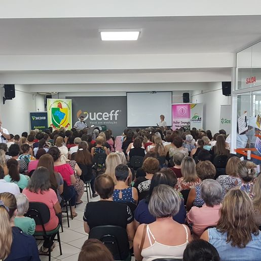 Campanha Despertar Feminino em Itapiranga reúne mais de 200 mulheres