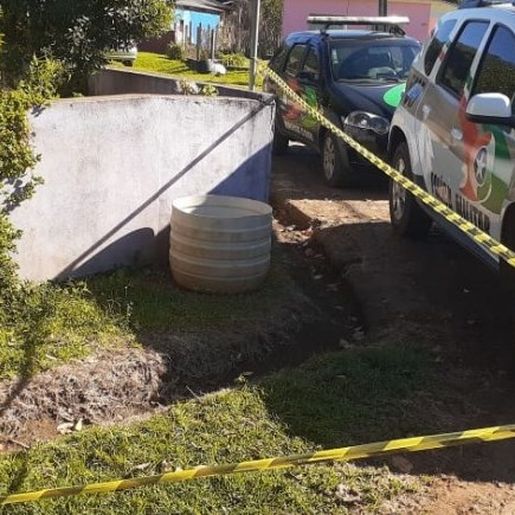 Laudo aponta que bebê foi abandonado vivo dentro de sacola plástica em lixeira