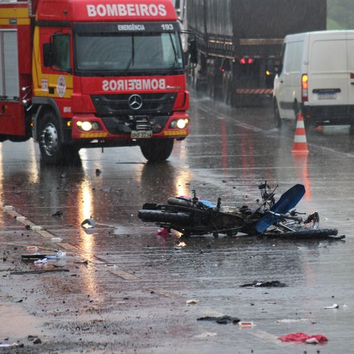 Fotos mostram grave acidente na BR-163 que deixou duas vítimas fatais