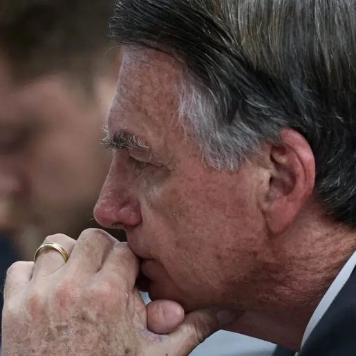 Moraes autoriza cirurgia de Bolsonaro, mas nega pedido de prisão domiciliar