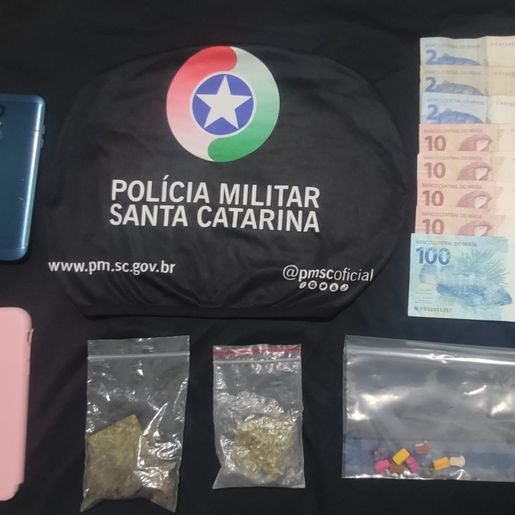 PM prende traficante no momento em que estava indo entregar entorpecentes