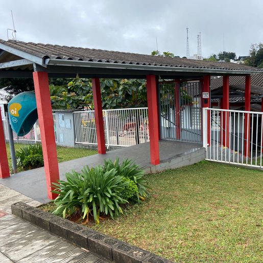 Jovem é detido após invadir escola no centro de SMOeste