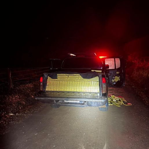 Caminhonete com R$ 250 mil em cigarros contrabandeados é apreendida na SC-163 em Descanso