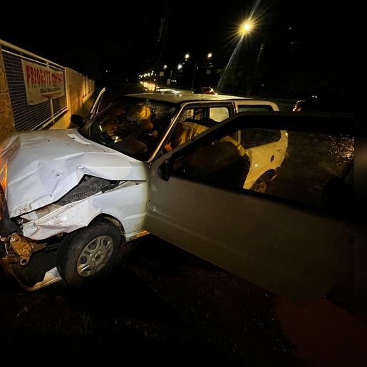 Colisão traseira envolve dois veículos na Willy Barth, em SMOeste