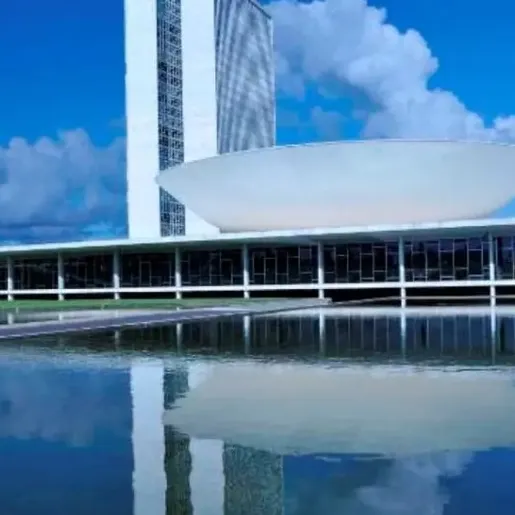 Impacto do reajuste salarial no Legislativo supera receita de 95% das cidades brasileiras