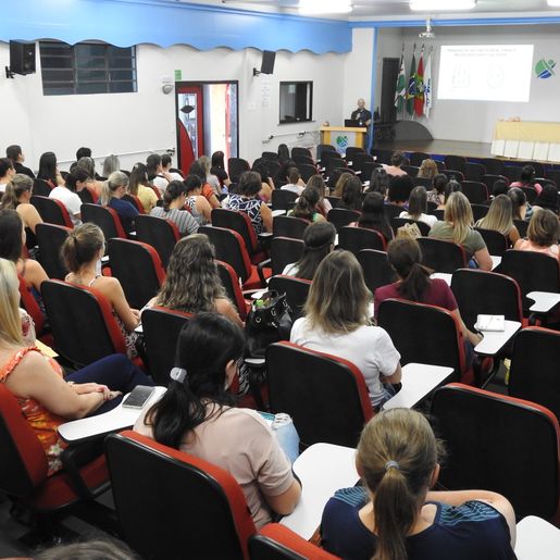 Professores iniciam o ano com formações
