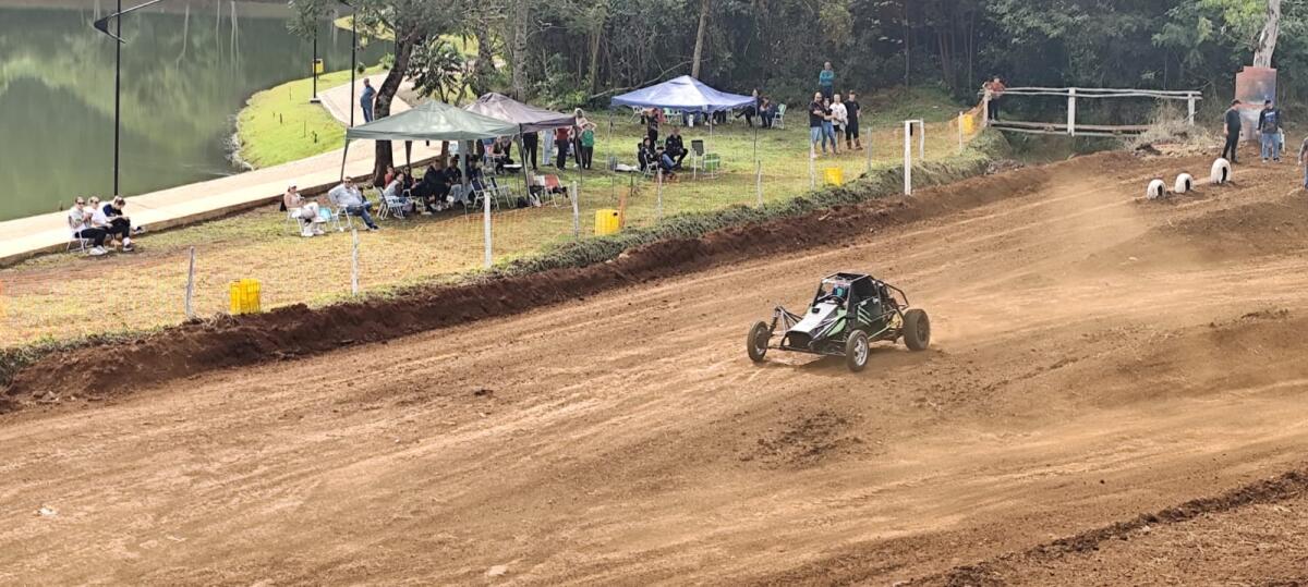 Gaiola Cross reúne grande público e movimenta São José do Cedro no fim de semana