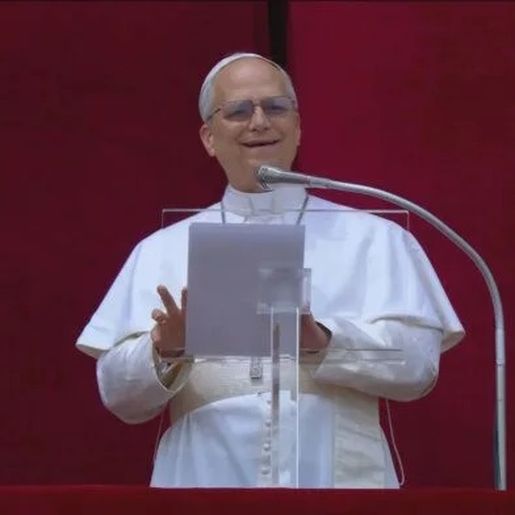 Emoção e apelo por paz marcam primeira oração pública do papa Leão XIV