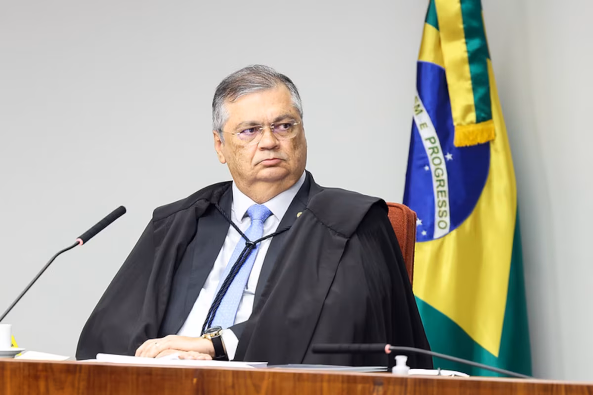 Dino determina retorno de Andrei Rodrigues ao comando da Polícia Federal