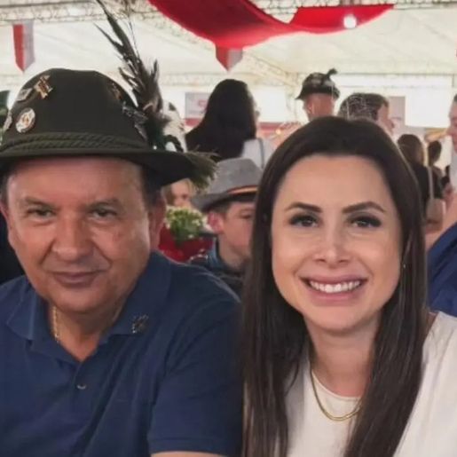 Carlos e Carol de Toni serão a chapa do PL ao Senado em SC, confirma Flávio Bolsonaro