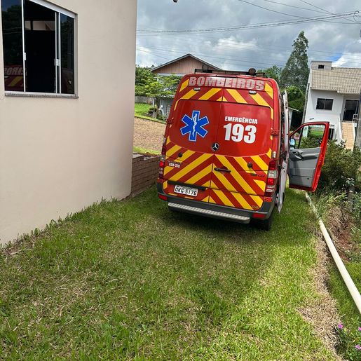 Idoso tem ferimentos após cair de altura no centro de Princesa