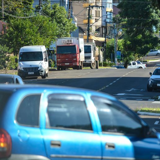Polícia busca imagens para identificar assaltantes de gerente de supermercado