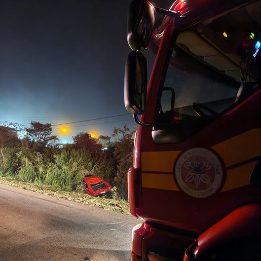 Homem fica ferido em saída de pista na PR-158