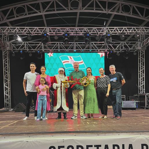 Devolução da chave da cidade marca encerramento no “Natal da Gente”, em SMOeste