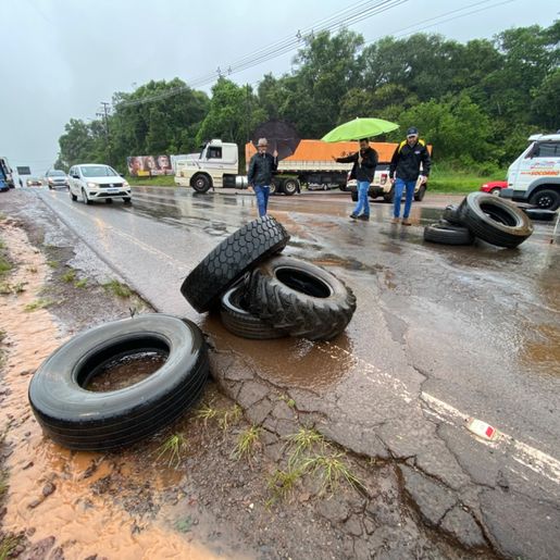 VÍDEO: Trevo de São Miguel do Oeste é fechado