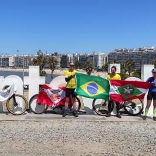 MISSÃO CUMPRIDA: Ciclistas de Itapiranga e Tunápolis chegam a Montevidéu